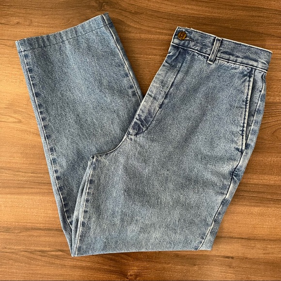 Vintage 90's Medium-Light Wash High Waist Mom Jeans - Picture 4 of 8